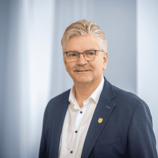 Portraitfoto des Leiters des SBU (Betrieb Straßenbau und -unterhaltung) Jens-Michael Seegers